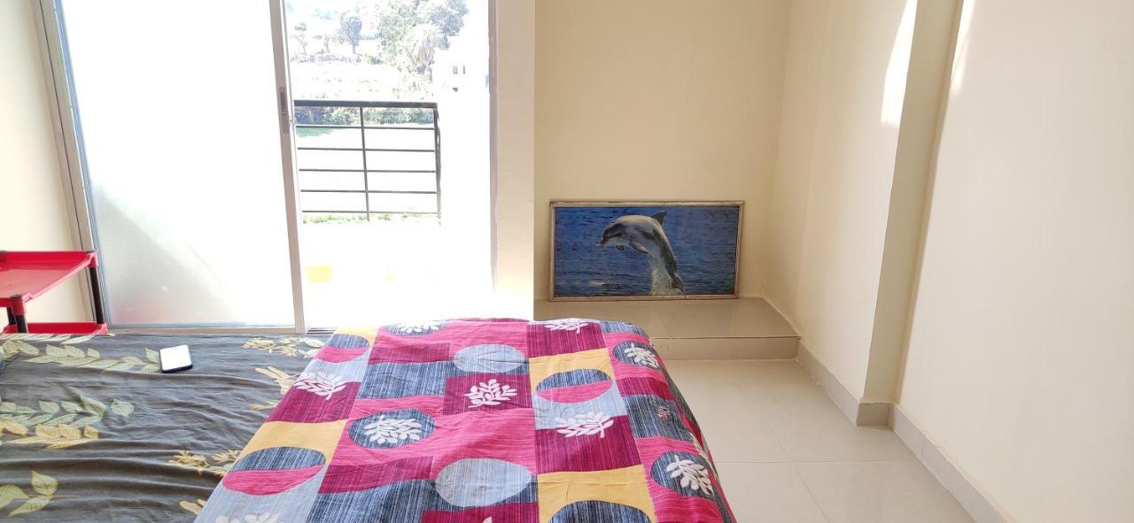 Untrained & Unplanned Appartement Jabalpur Buitenkant foto